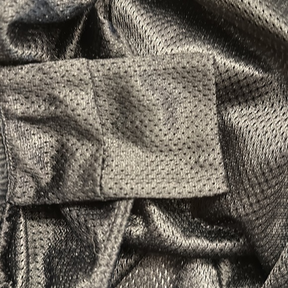 NWT🩳NIKE MENS BLACK AND GRAY XXL SWIM TRUNKS WITH TWO SIDE POCKETS AND LINING - Picture 9 of 9